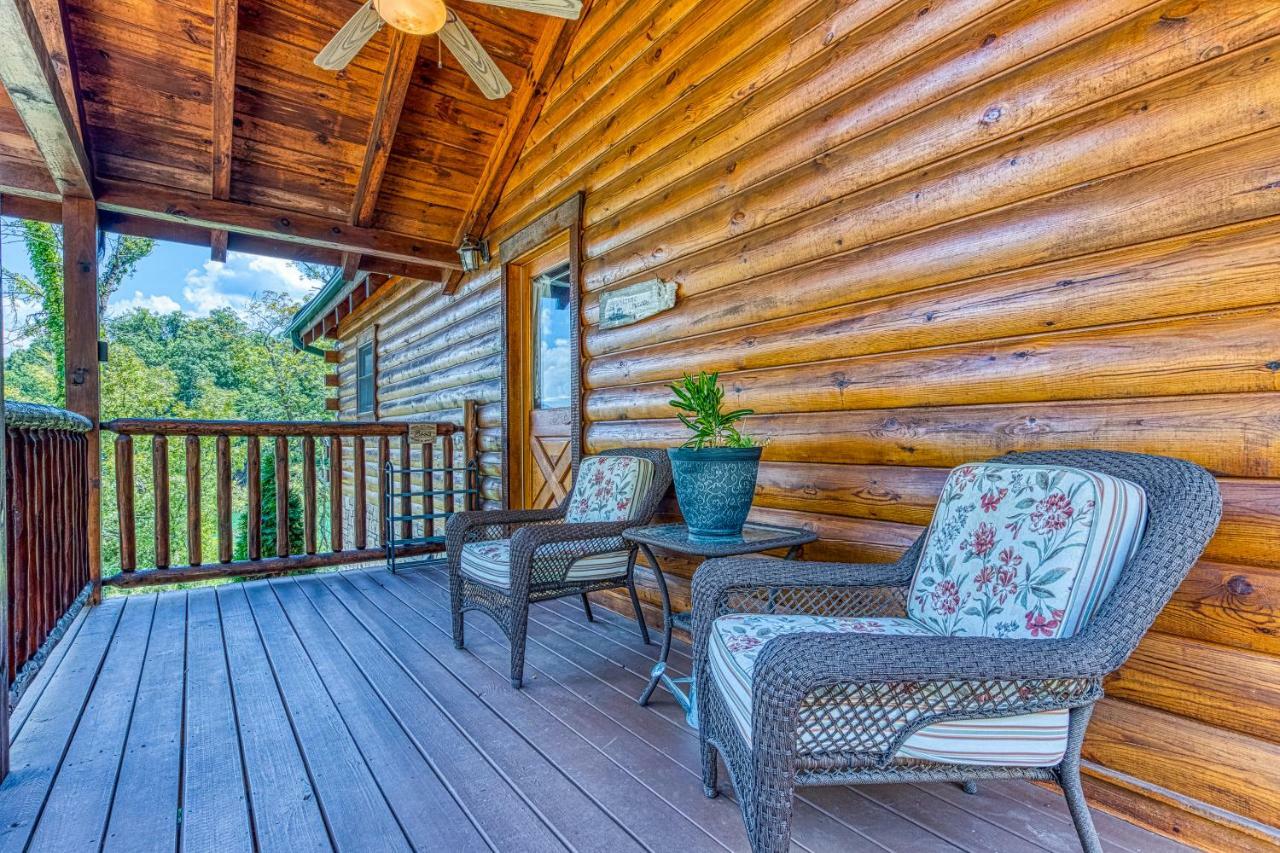 Majestic Lakefront Lodge 塞维尔维尔 外观 照片