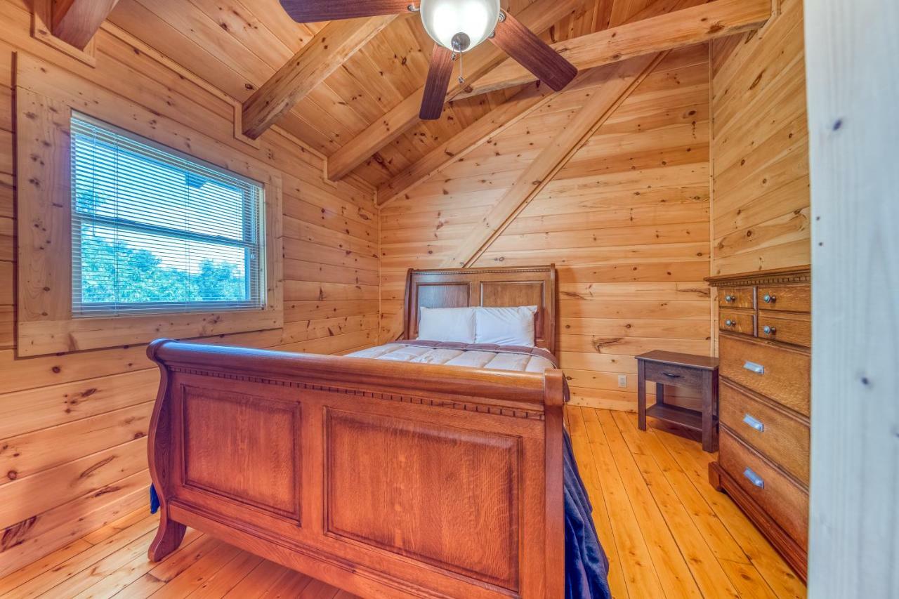 Majestic Lakefront Lodge 塞维尔维尔 外观 照片