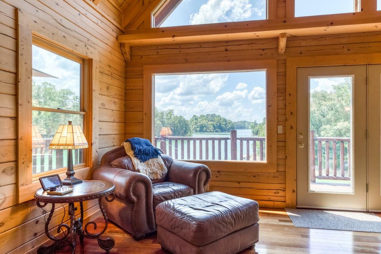 Majestic Lakefront Lodge 塞维尔维尔 外观 照片