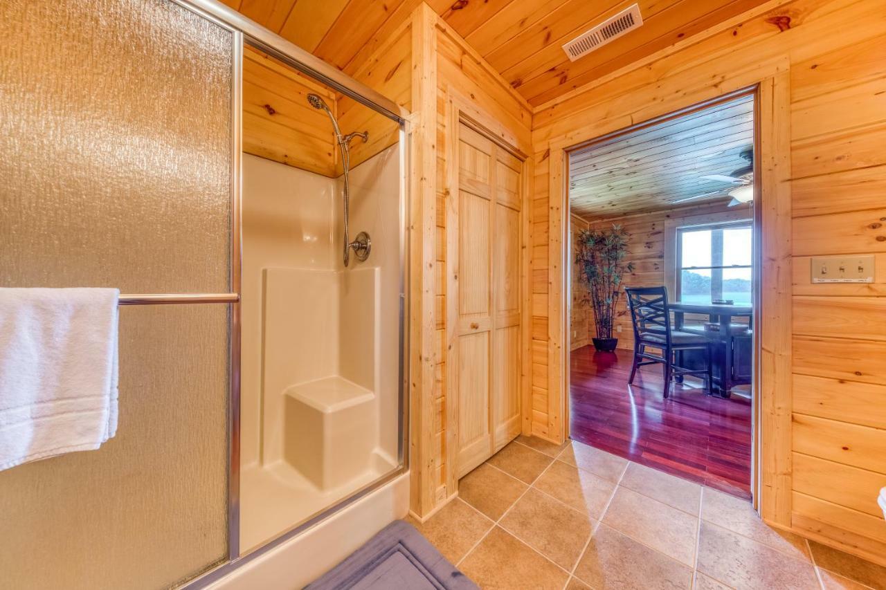 Majestic Lakefront Lodge 塞维尔维尔 外观 照片