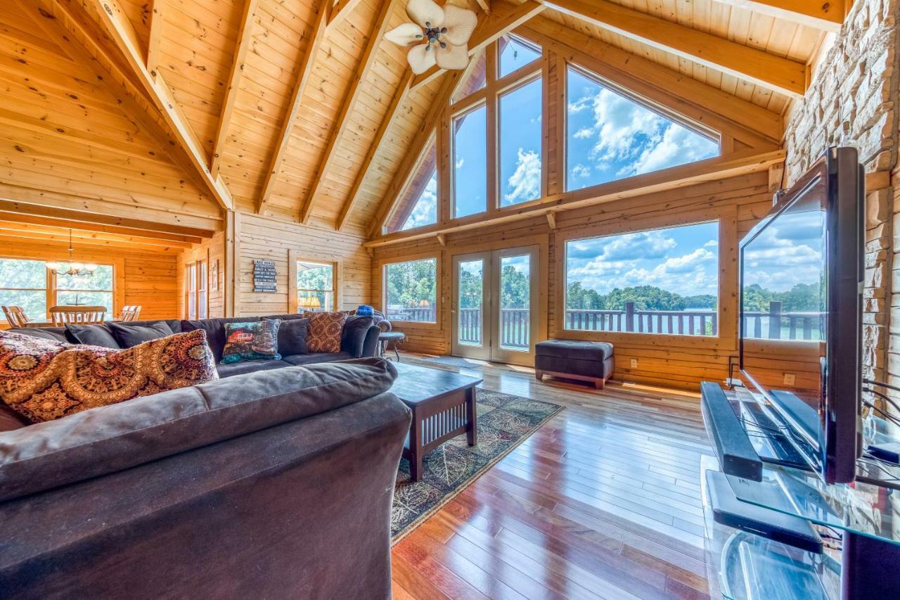 Majestic Lakefront Lodge 塞维尔维尔 外观 照片