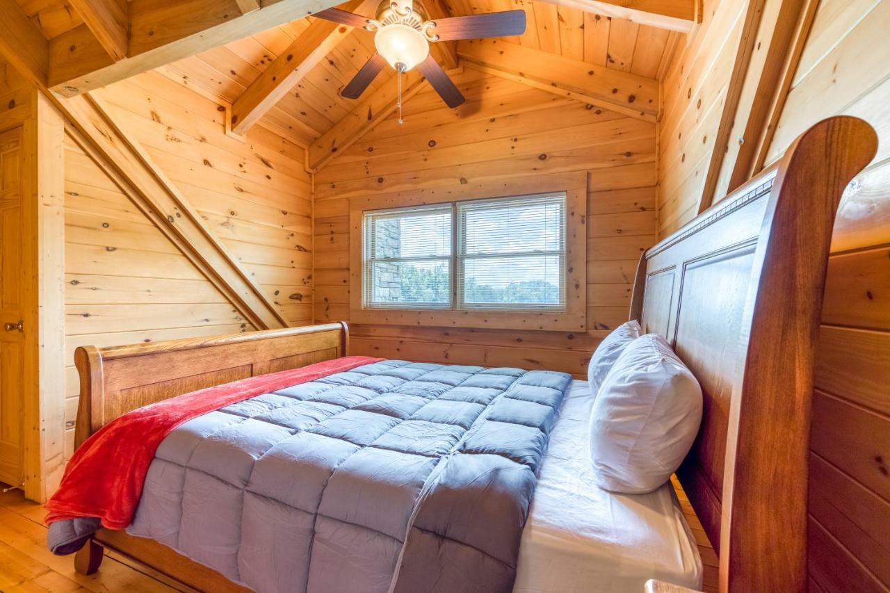 Majestic Lakefront Lodge 塞维尔维尔 外观 照片