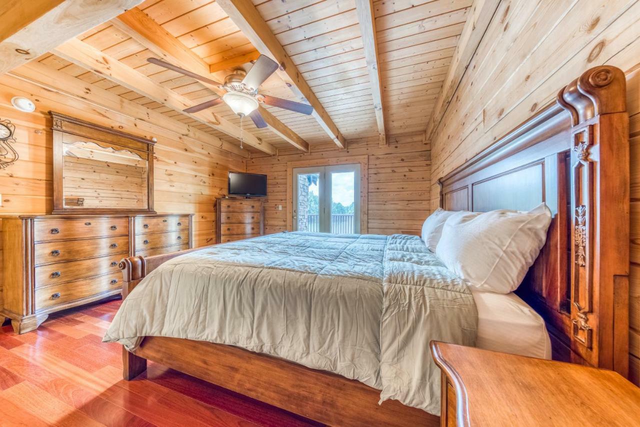 Majestic Lakefront Lodge 塞维尔维尔 外观 照片