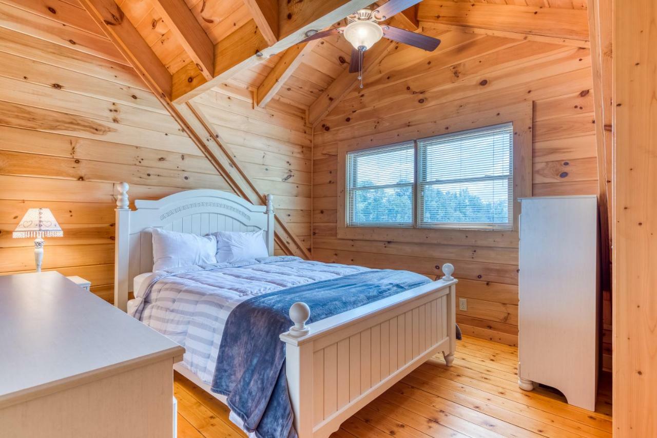 Majestic Lakefront Lodge 塞维尔维尔 外观 照片